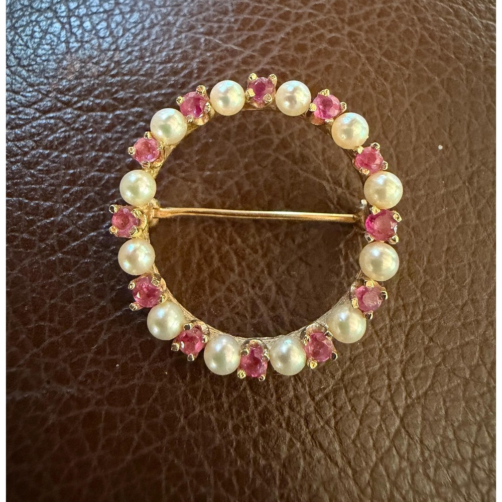 14k Gold Pearl & Ruby Circle Pin